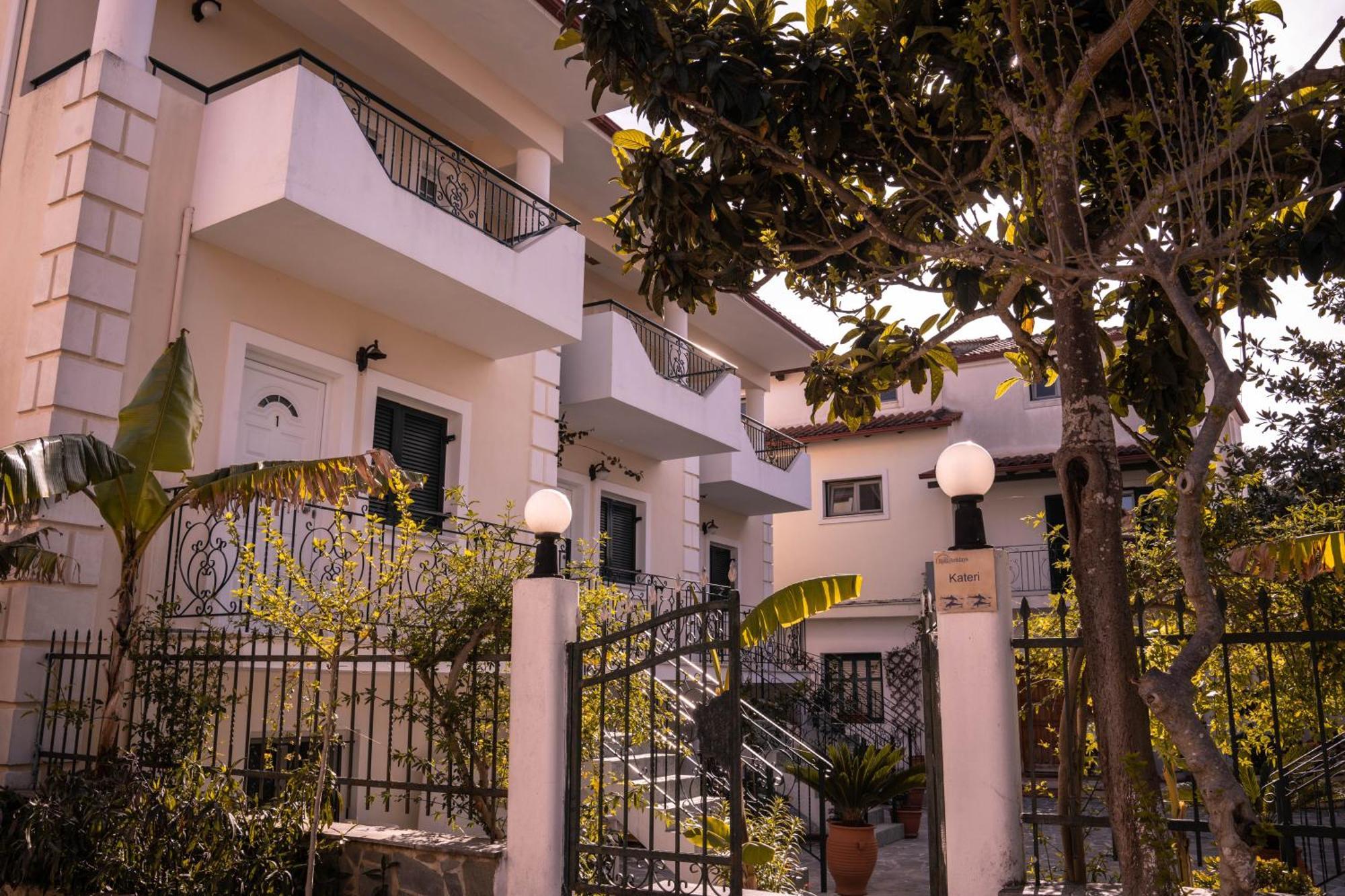 Chrisanthi Apartments Sívota Extérieur photo