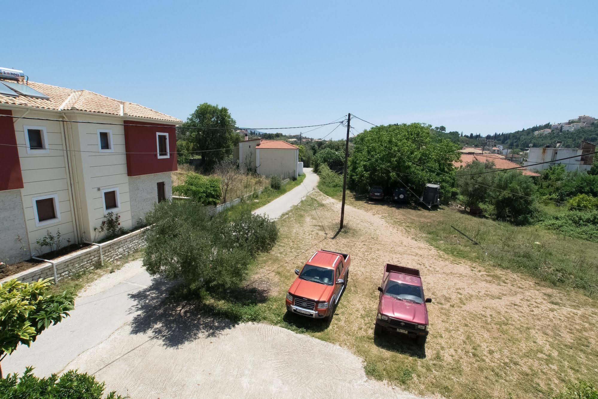 Chrisanthi Apartments Sívota Extérieur photo